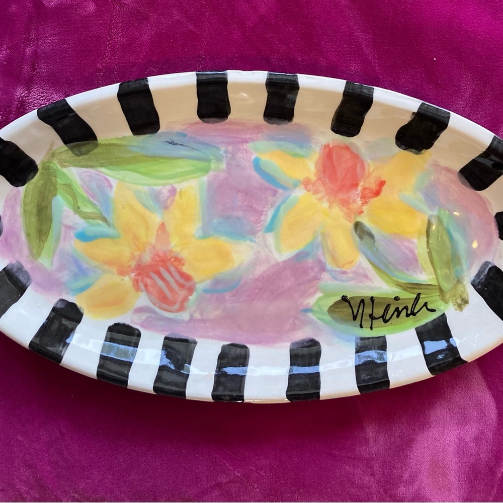 Handmade Ceramic Tray “Daffodils on Lavender “ original design 10.5”x5.5” - Picture 7 of 11